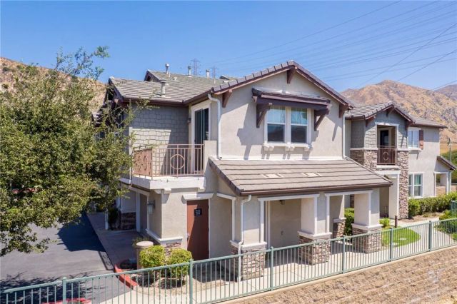 16739 Nicklaus Drive 25, Sylmar, CA 91342