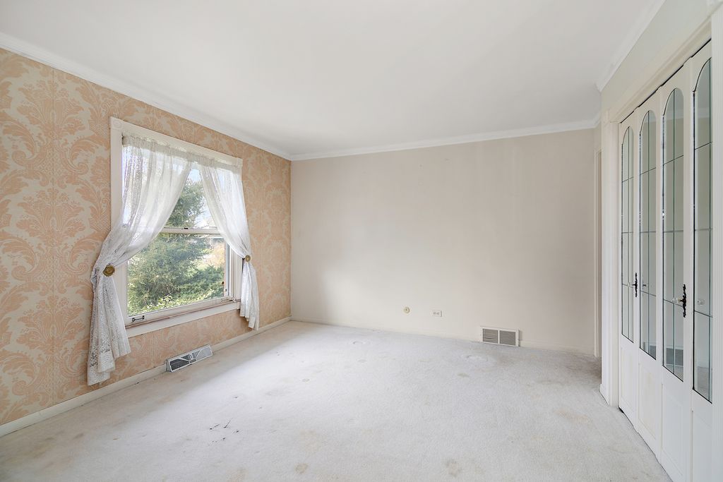 Image 12 of property listing at 638 Pheasant Trail, Frankfort, IL 60423