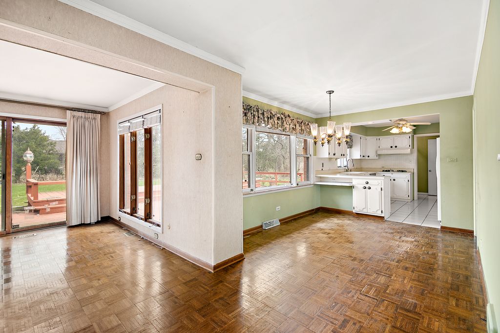 Image 15 of property listing at 638 Pheasant Trail, Frankfort, IL 60423