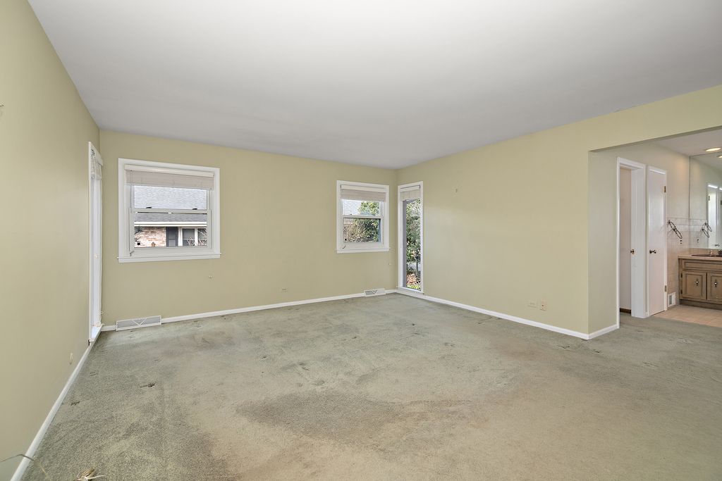 Image 22 of property listing at 638 Pheasant Trail, Frankfort, IL 60423