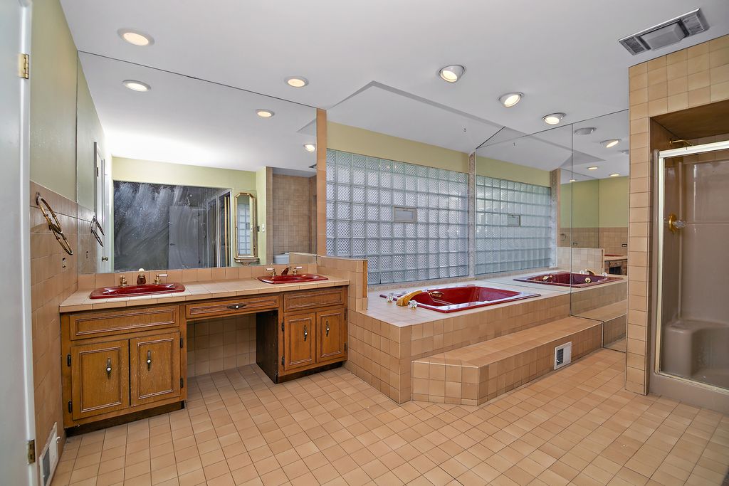 Image 24 of property listing at 638 Pheasant Trail, Frankfort, IL 60423