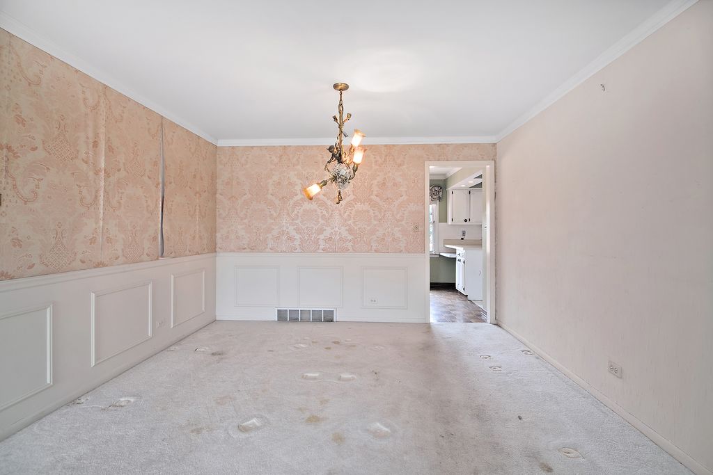 Image 5 of property listing at 638 Pheasant Trail, Frankfort, IL 60423