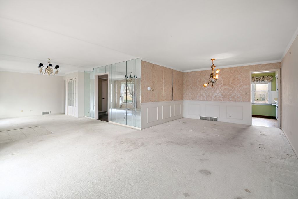 Image 7 of property listing at 638 Pheasant Trail, Frankfort, IL 60423