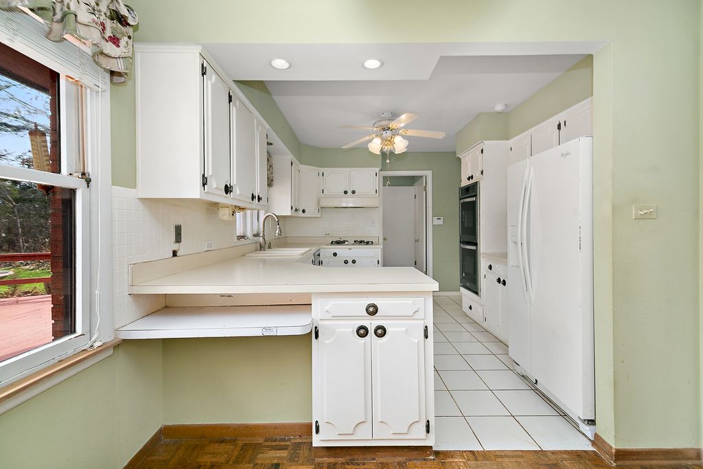 Image 10 of property listing at 638 Pheasant Trail, Frankfort, IL 60423