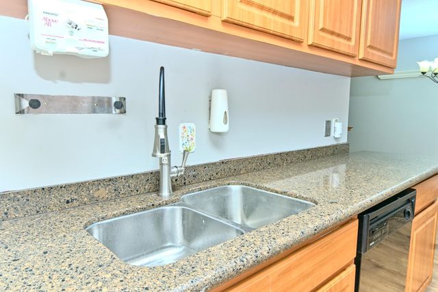 1601 N Innsbruck Drive 319, Fridley, MN 55432