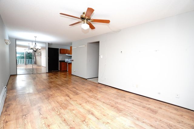 1601 N Innsbruck Drive 319, Fridley, MN 55432