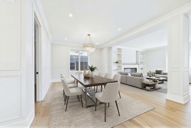 6235 N Kedvale Avenue, Chicago, IL 60646