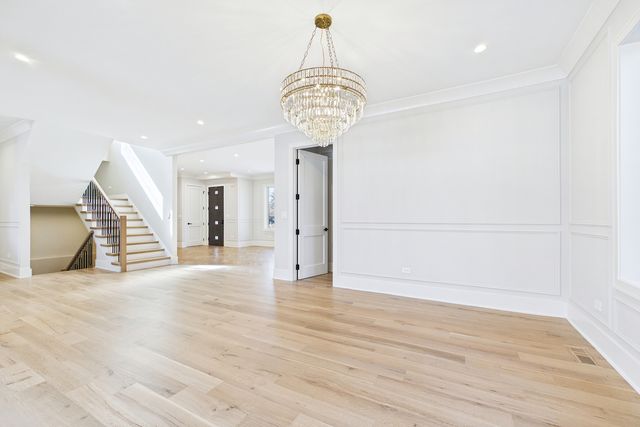 6235 N Kedvale Avenue, Chicago, IL 60646