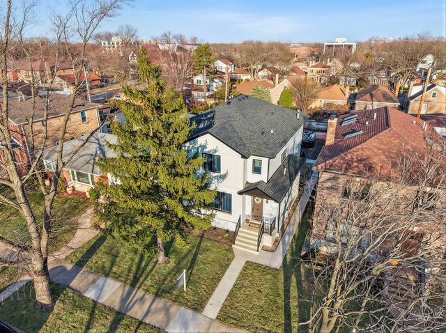 6235 N Kedvale Avenue, Chicago, IL 60646