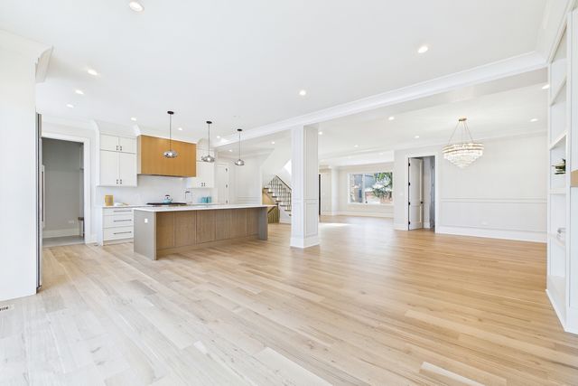 6235 N Kedvale Avenue, Chicago, IL 60646