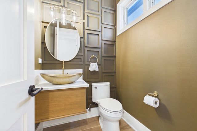 6235 N Kedvale Avenue, Chicago, IL 60646