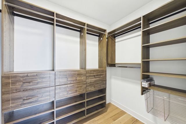 6235 N Kedvale Avenue, Chicago, IL 60646