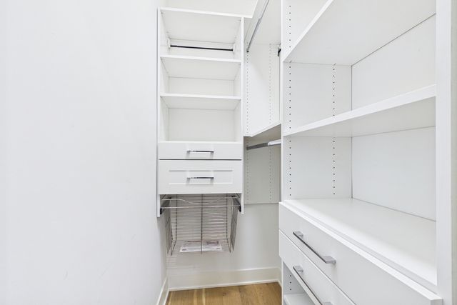 6235 N Kedvale Avenue, Chicago, IL 60646