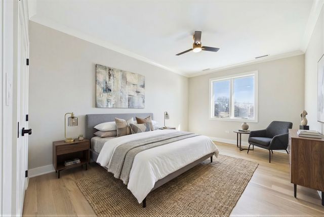 6235 N Kedvale Avenue, Chicago, IL 60646