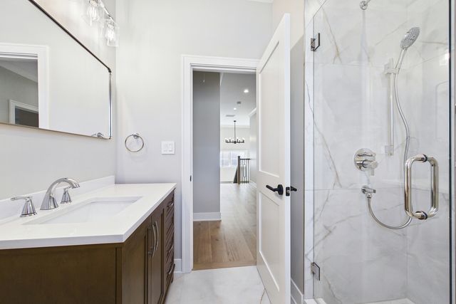 6235 N Kedvale Avenue, Chicago, IL 60646