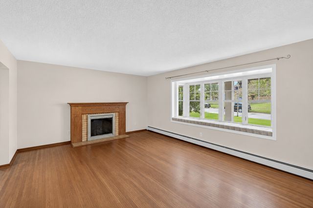 5512 Hillside Court, Edina, MN 55439