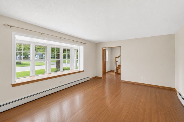 5512 Hillside Court, Edina, MN 55439