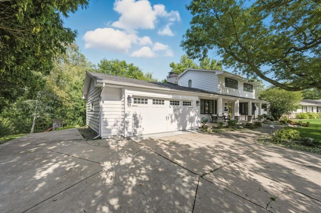 5512 Hillside Court, Edina, MN 55439