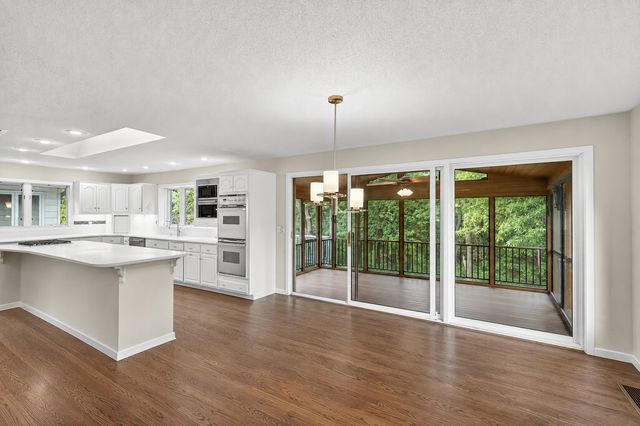 5512 Hillside Court, Edina, MN 55439