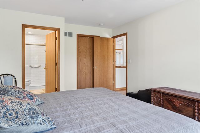 515 Sycamore Circle, Saline City, MI 48176