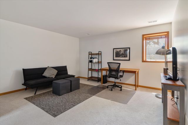 515 Sycamore Circle, Saline City, MI 48176