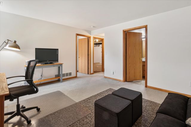 515 Sycamore Circle, Saline City, MI 48176