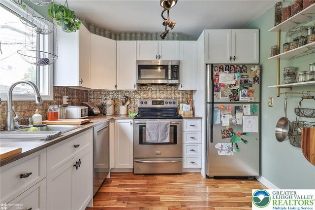 636 West Oxford Street, Coopersburg Boro, PA 18036