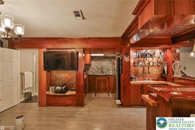 636 West Oxford Street, Coopersburg Boro, PA 18036