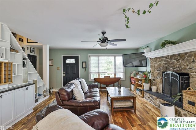 636 West Oxford Street, Coopersburg Boro, PA 18036