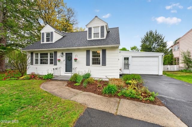 22 Chapman Drive, Guilderland, NY 12203