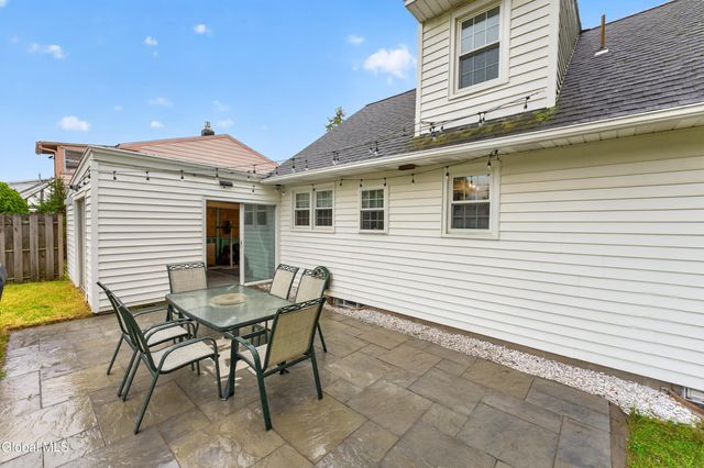 22 Chapman Drive, Guilderland, NY 12203