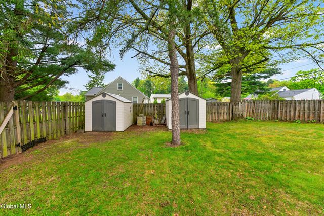 22 Chapman Drive, Guilderland, NY 12203