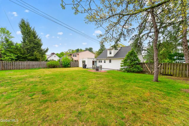 22 Chapman Drive, Guilderland, NY 12203