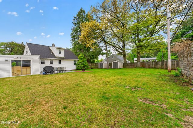 22 Chapman Drive, Guilderland, NY 12203