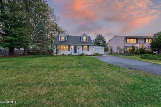 22 Chapman Drive, Guilderland, NY 12203