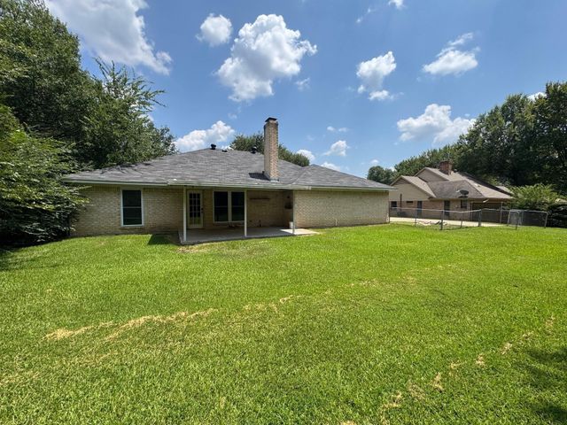 860 40th Street SE, Paris, TX 75462