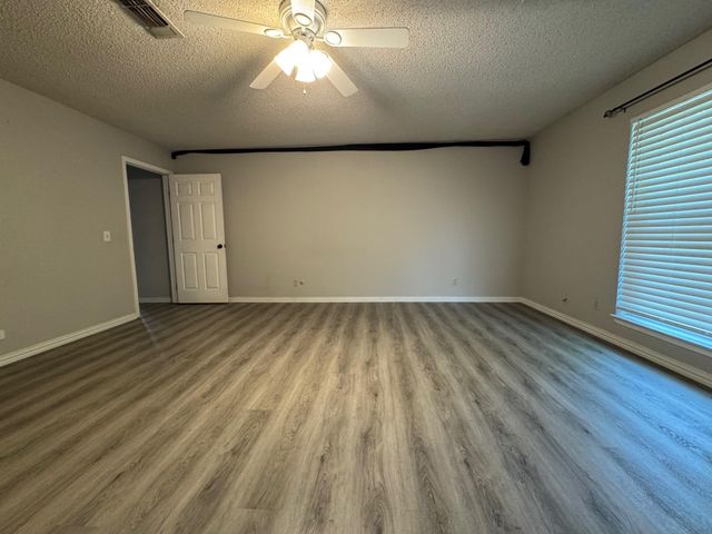 860 40th Street SE, Paris, TX 75462