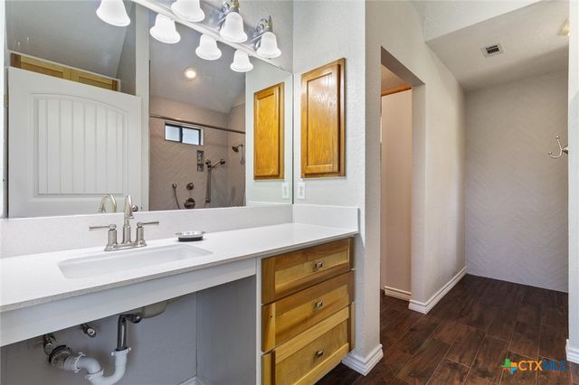 53 Tina’s Trail, Martindale, TX 78655