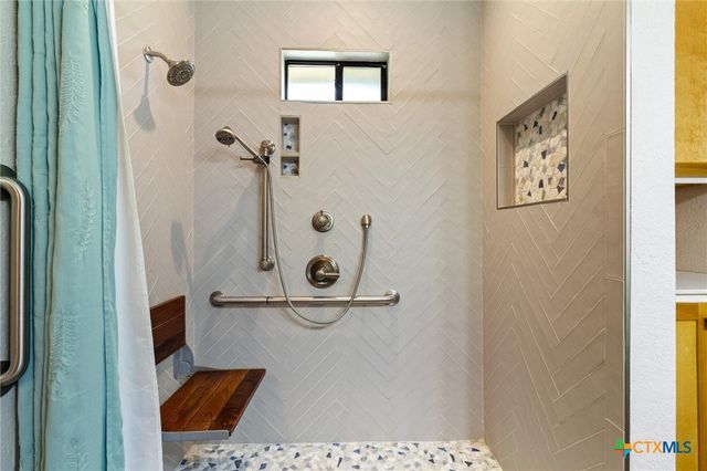 53 Tina’s Trail, Martindale, TX 78655