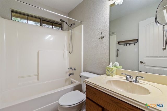 53 Tina’s Trail, Martindale, TX 78655