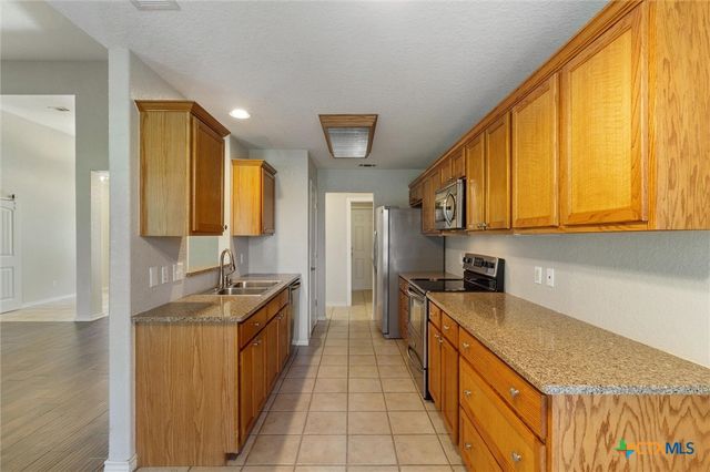 53 Tina’s Trail, Martindale, TX 78655