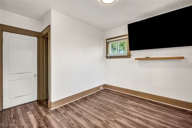 12015 Osceola Avenue, Cleveland, OH 44108