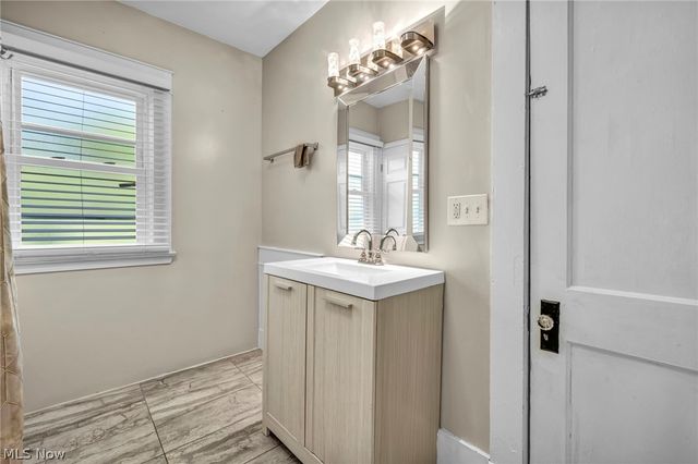 12015 Osceola Avenue, Cleveland, OH 44108