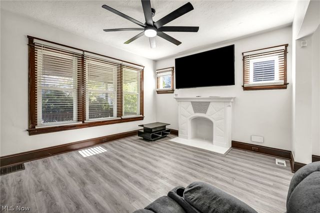 12015 Osceola Avenue, Cleveland, OH 44108