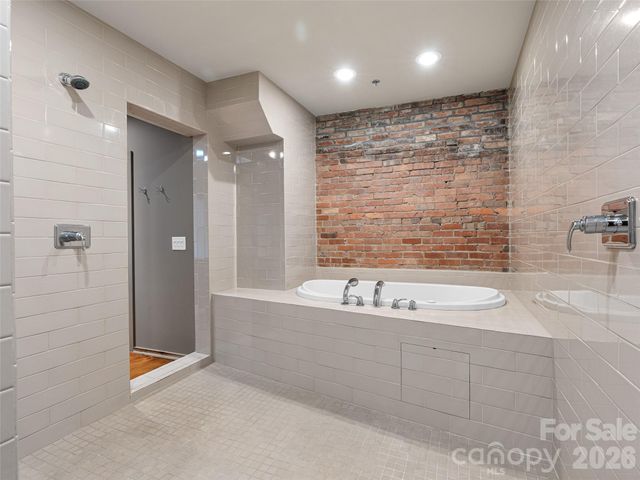 23 Rankin Avenue 302, Asheville, NC 28801