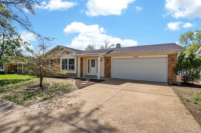 5749 Lost Brook Court, St Louis, MO 63129