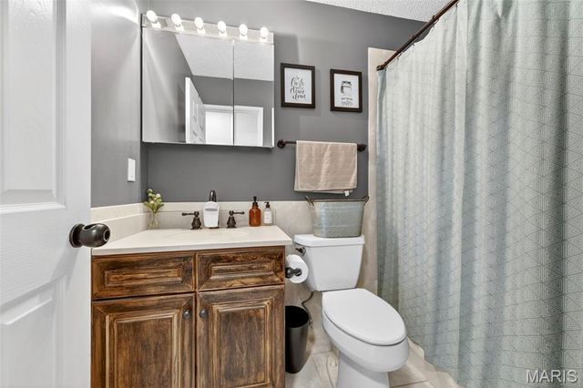 5749 Lost Brook Court, St Louis, MO 63129