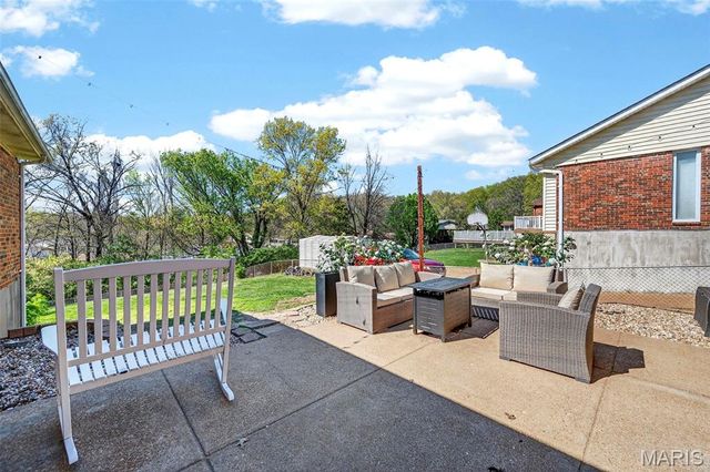 5749 Lost Brook Court, St Louis, MO 63129