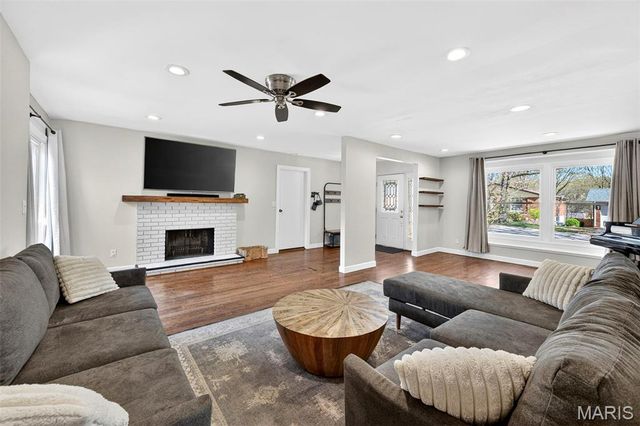 5749 Lost Brook Court, St Louis, MO 63129