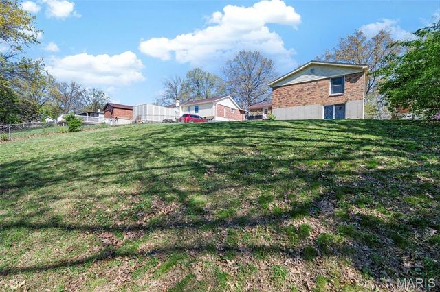 5749 Lost Brook Court, St Louis, MO 63129